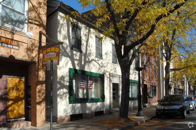 Building Photo - 141 W Main St