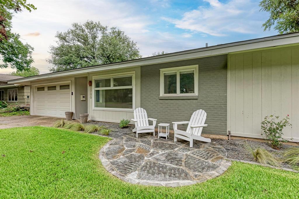 Foto principal - 2700 Addison Ave