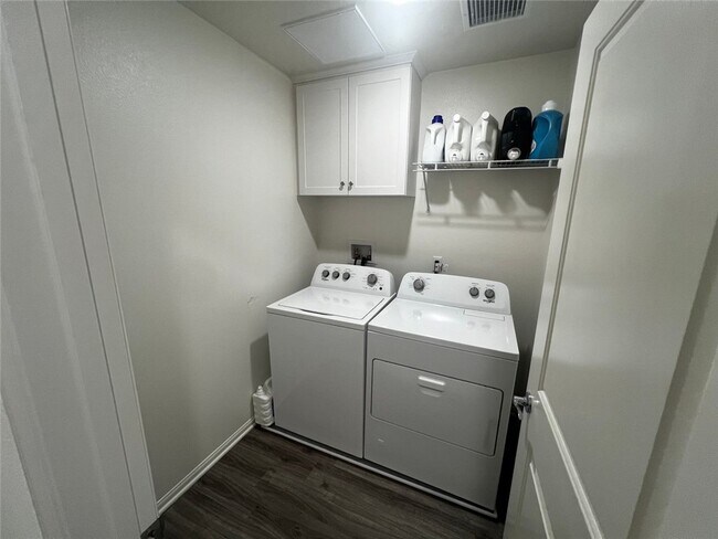 Foto del edificio - 28388 Memory Ln