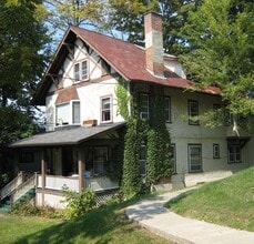 Building Photo - 708 E Seneca St