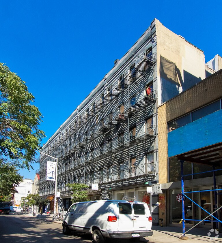 Primary Photo - 268 Elizabeth St