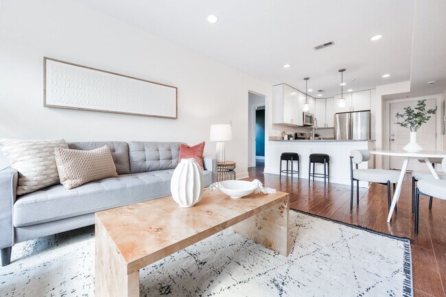 Sala de estar/comedor - 1920 3rd St NE