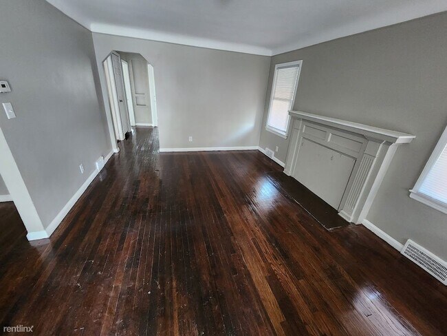 Foto del edificio - 3 br, 1.5 bath House - 9535 Hubbell St