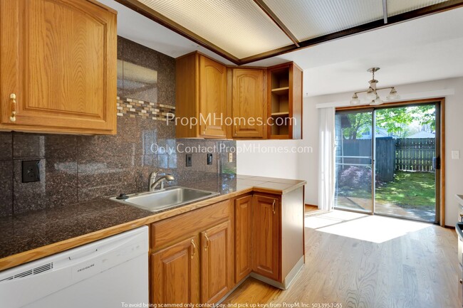Foto del edificio - Charming Two Bedroom Townhouse in Gresham ...