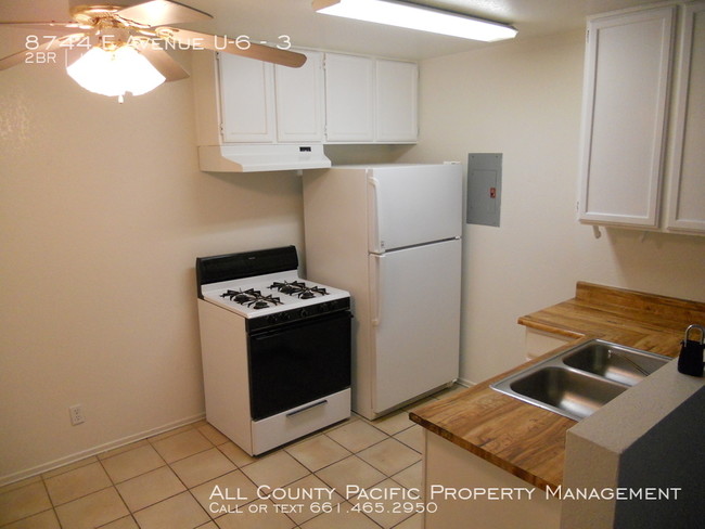 Building Photo - Upgraded 2 bedroom triplex