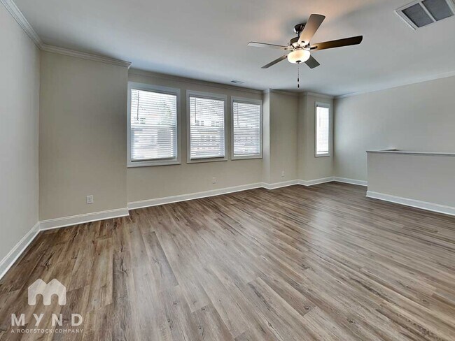 Foto del edificio - 6921 Woodland Stream Pl