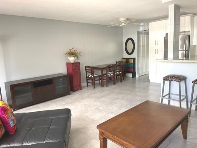 Foto del edificio - 4 Ventnor Dr