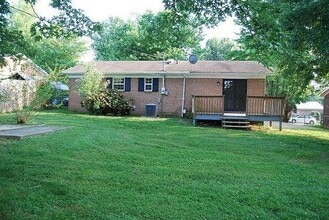 Building Photo - 627 Wagonwheel Rd