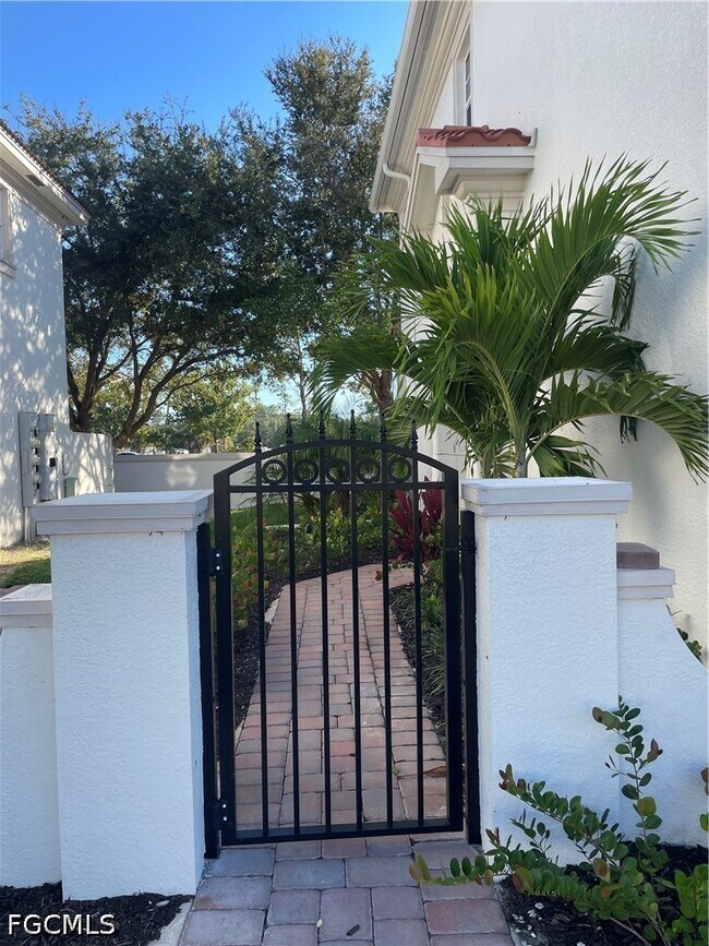 Foto del edificio - 7044 Ambrosia Ln