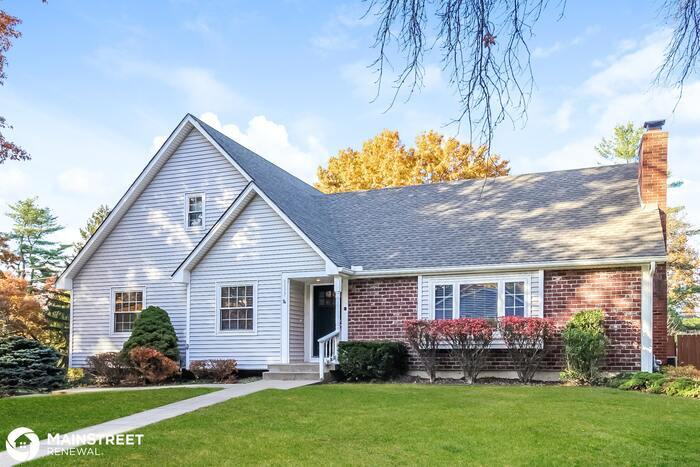 Primary Photo - 1117 NW Weatherstone Dr, Blue Springs, MO ...