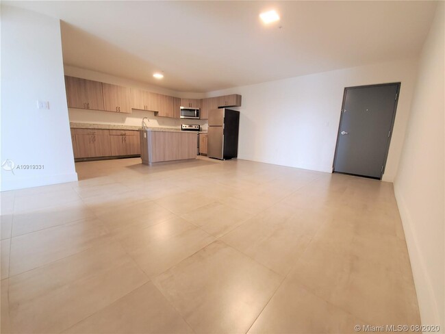 Foto del edificio - 6001 W Flagler St