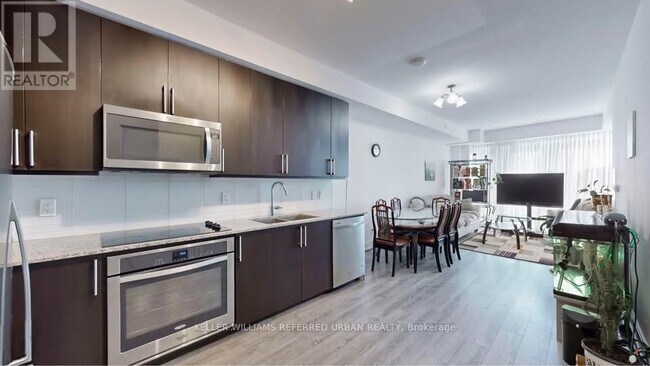 Photo du bâtiment - 9600 Yonge St