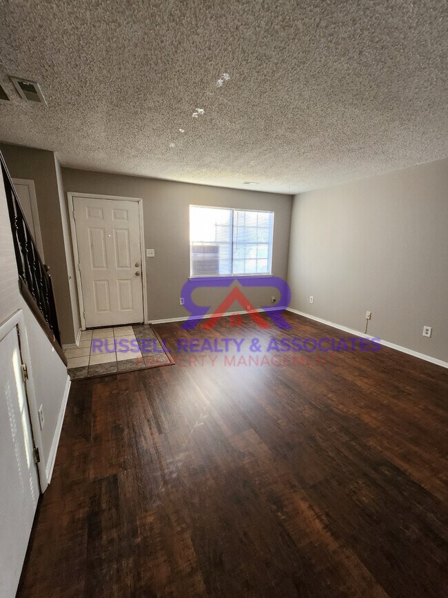 Foto del edificio - 1931 Springlake Ct