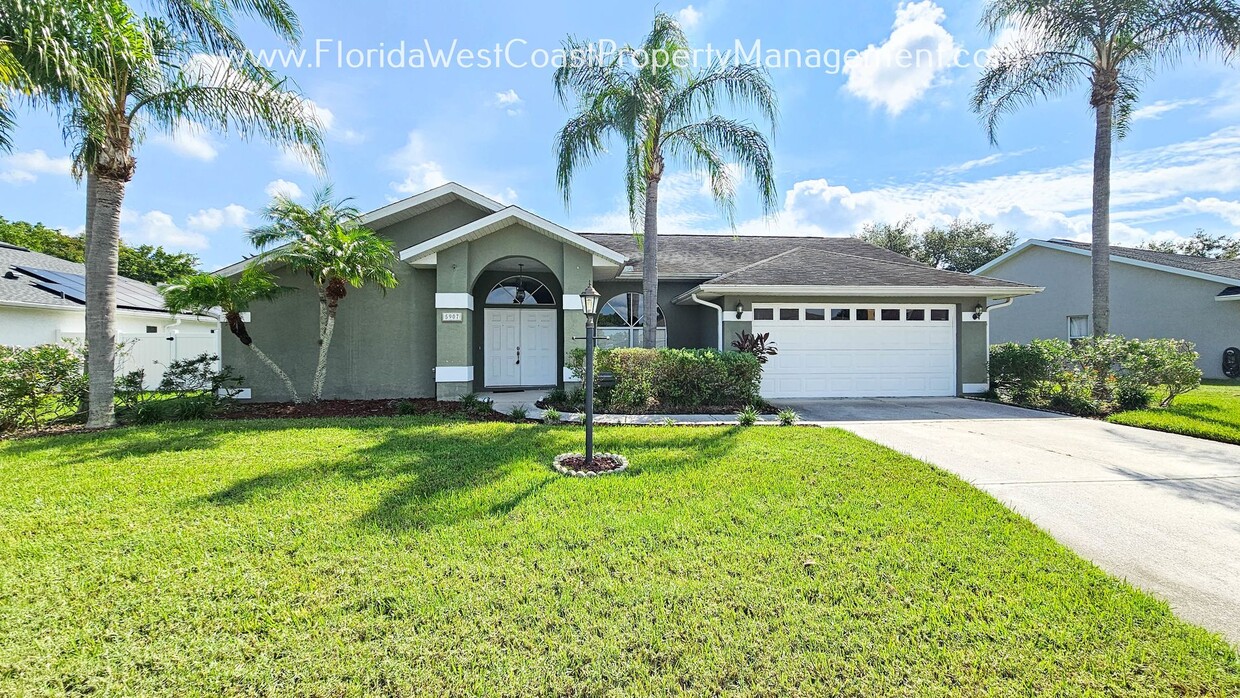 SPACIOUS 3 BEDROOM HOME WITH FENCED YARD!... - SPACIOUS  3 BEDROOM HOME WITH FENCED YARD!...
