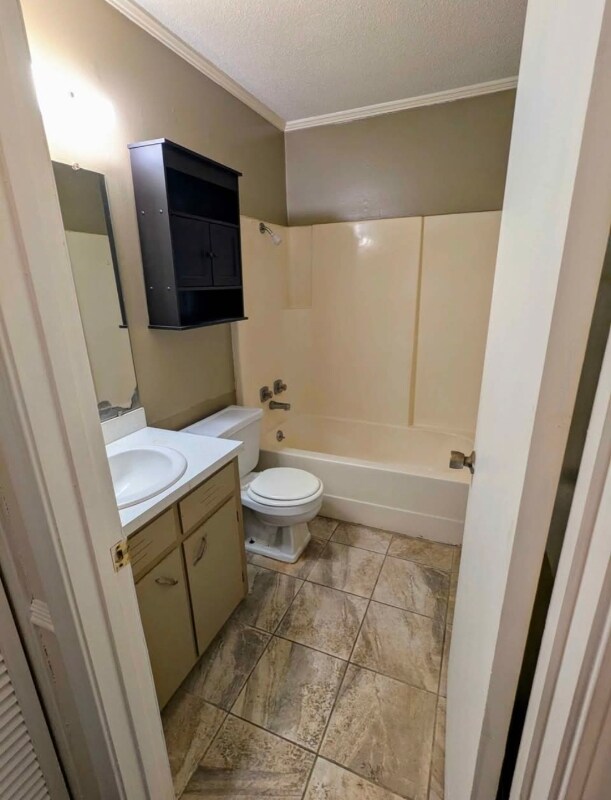 Foto del edificio - 105-107 Crestview Dr