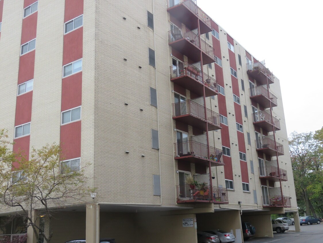 1013 Desplaines Ave, Forest Park, IL 60130 Condo for Rent in Forest