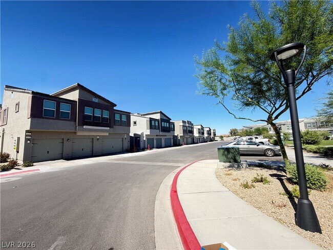 Building Photo - 541 Bellum Dr