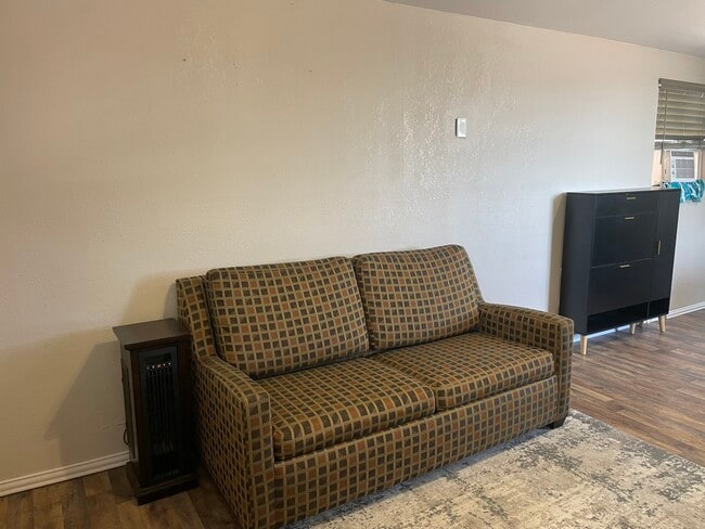 Building Photo - Cabin B