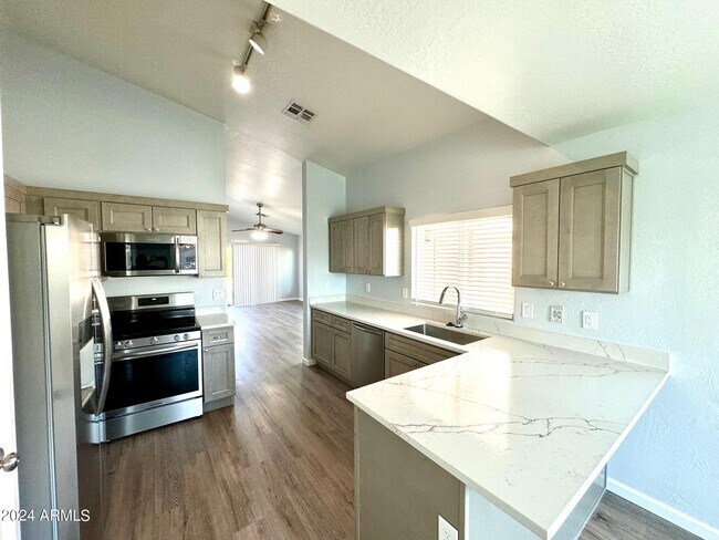 Foto del edificio - 14084 W Cornerstone Trail