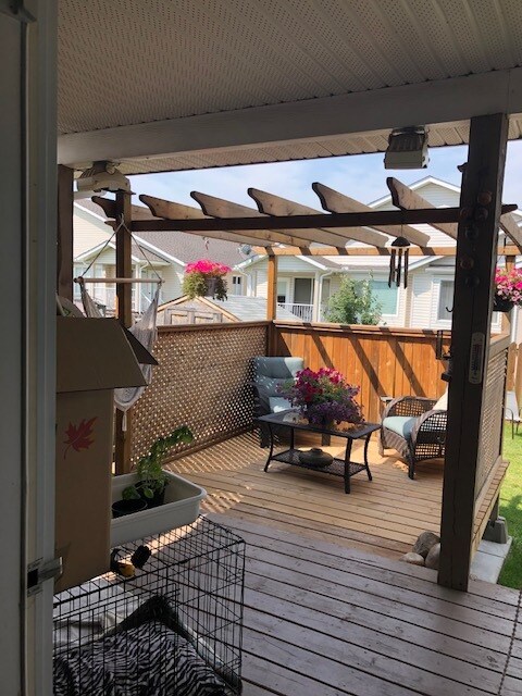 Building Photo - 4 Bed 2.5 Bath Unit in Olds, AB