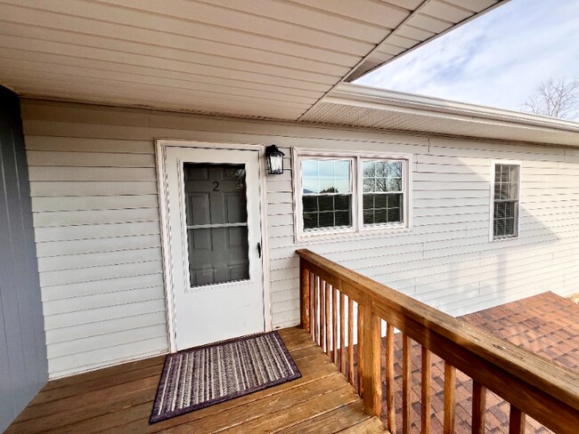 Foto del edificio - 38 Long Meadow Dr