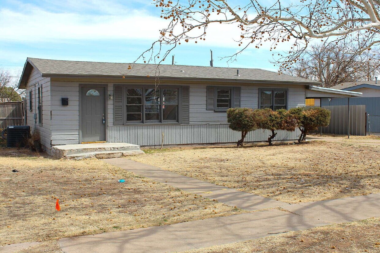 Primary Photo - nicely remodeled 2/2 spacious home
