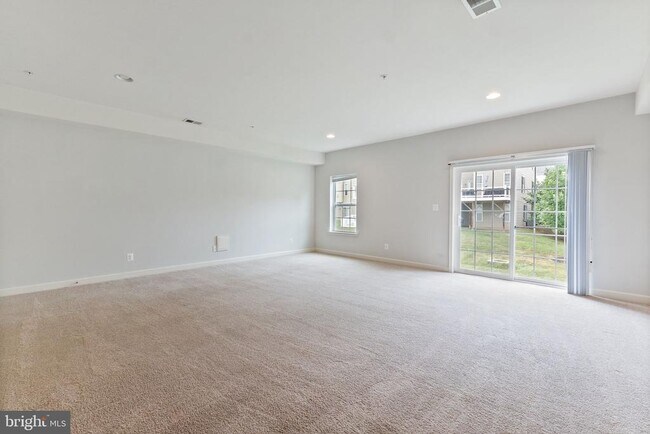 Foto del edificio - 302 Black Sky Ln