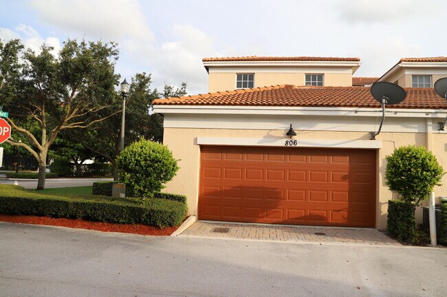 Foto del edificio - 806 NW 82nd Pl