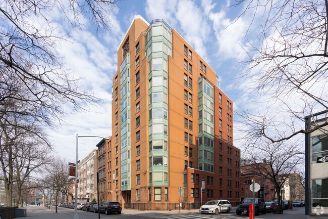 Building Photo - FOUND Study Brooklyn Heights