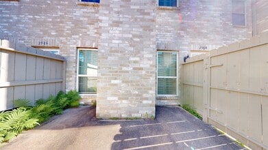 Building Photo - 2984 Holly Hall St