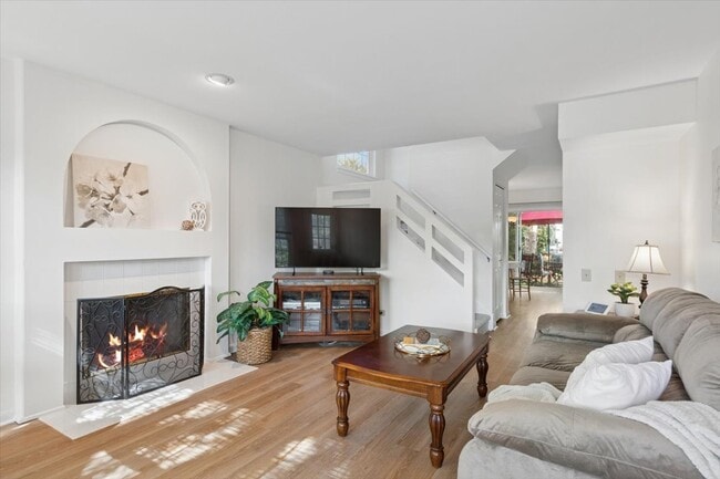 Building Photo - 305 Cane Garden Cir