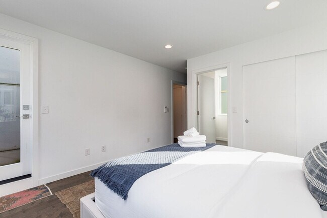 Foto del edificio - 762 Belmont Pl E