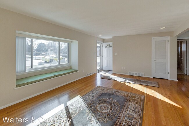 Foto del edificio - 10729-10759 W 25th Ave