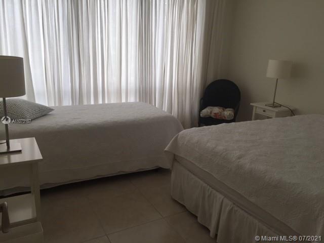 Foto del edificio - 7819 Lakeside Blvd