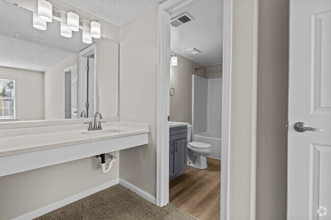 3 BR Loft - Seawall Apartments & Townhomes