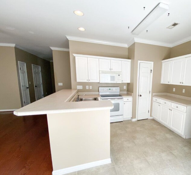 Building Photo - 1131 Castlemaine Dr