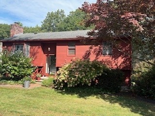 Lower level of raised ranch - 11 Hale St