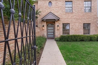 Building Photo - 3705 Gilbert St