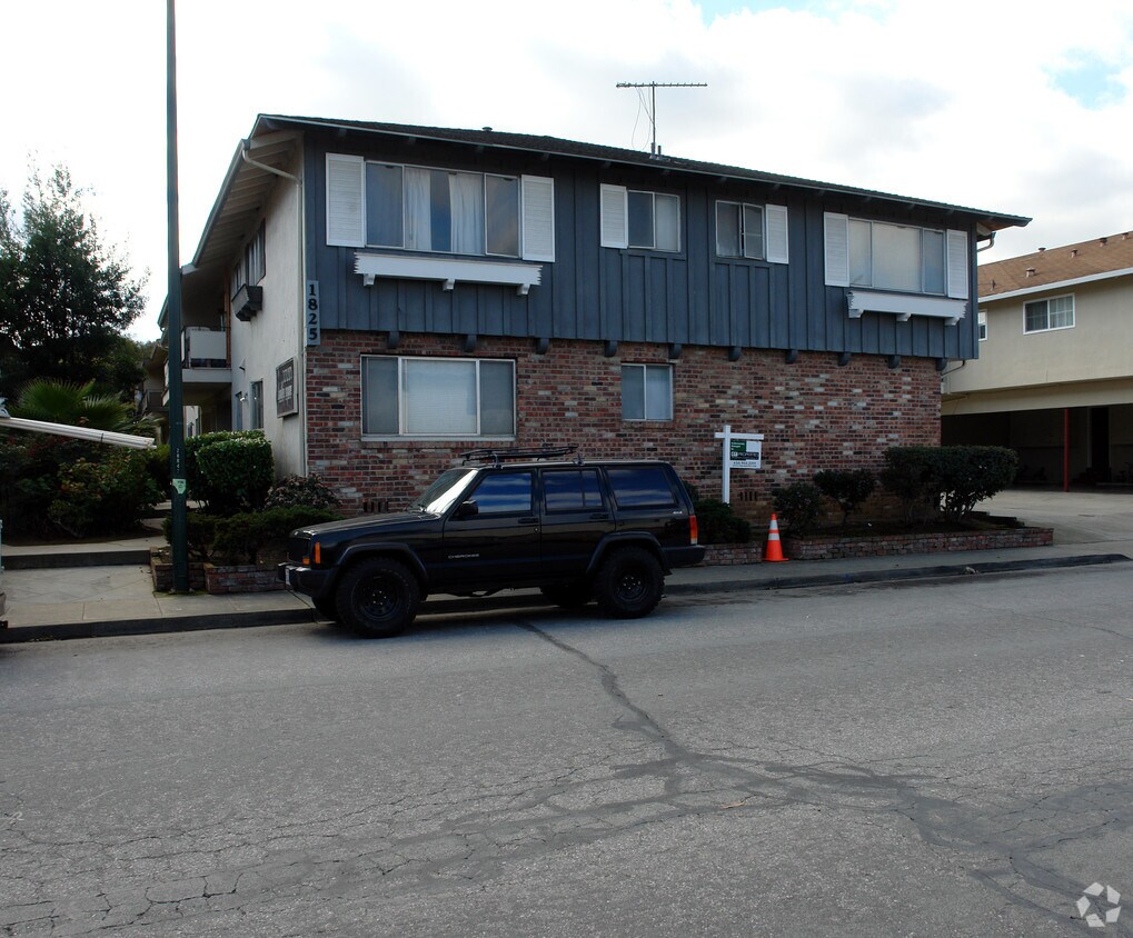 Building Photo - 1835 Ednamary Way