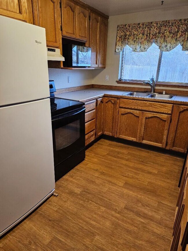 Foto del edificio - 3Br/1 Bath Home in Susanville