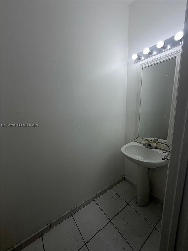 Foto del edificio - 21300 NE 8th Ct