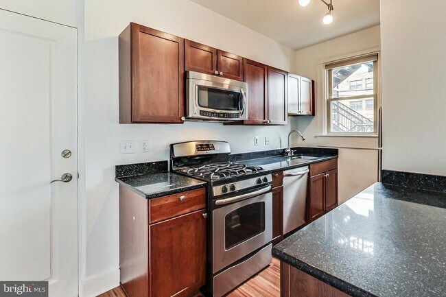 Building Photo - 1415 Girard St NW