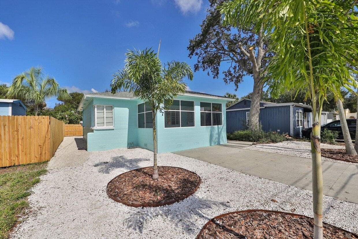 Photo - 867 53rd Terrace North