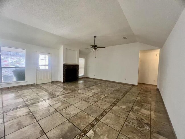 Foto del edificio - 14303 Kincheloe St