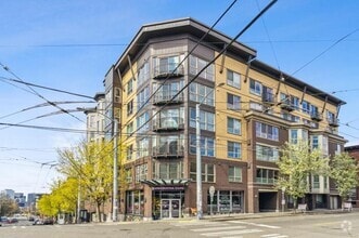 Building Photo - 1420 E Pine St