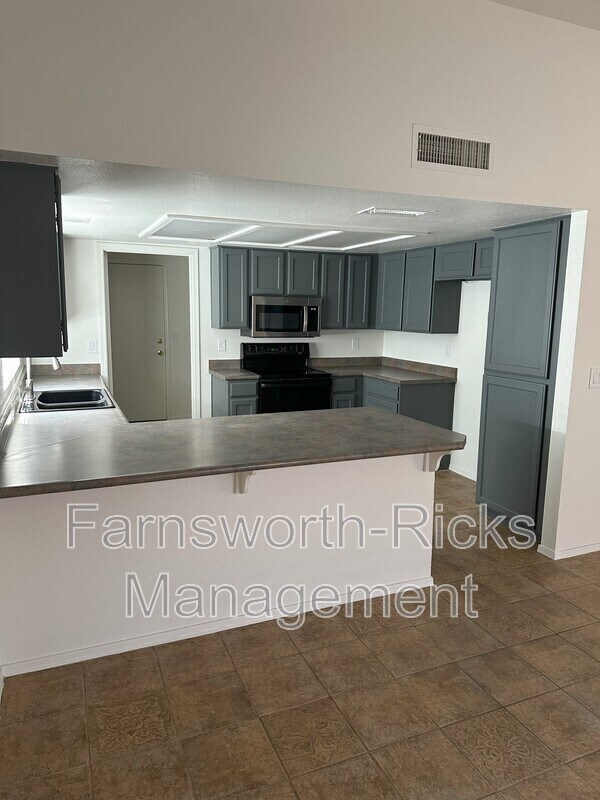 Foto del edificio - 5406 E Emerald Ave