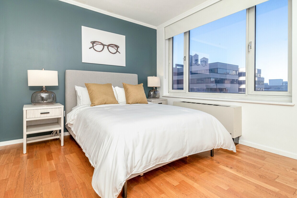 Foto principal - 635 W 42nd St