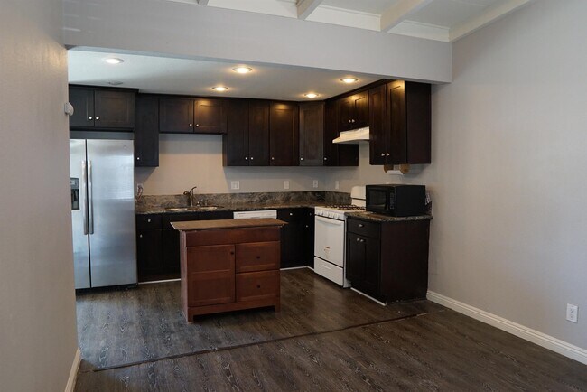 Building Photo - 3915 E Calle De Ricardo