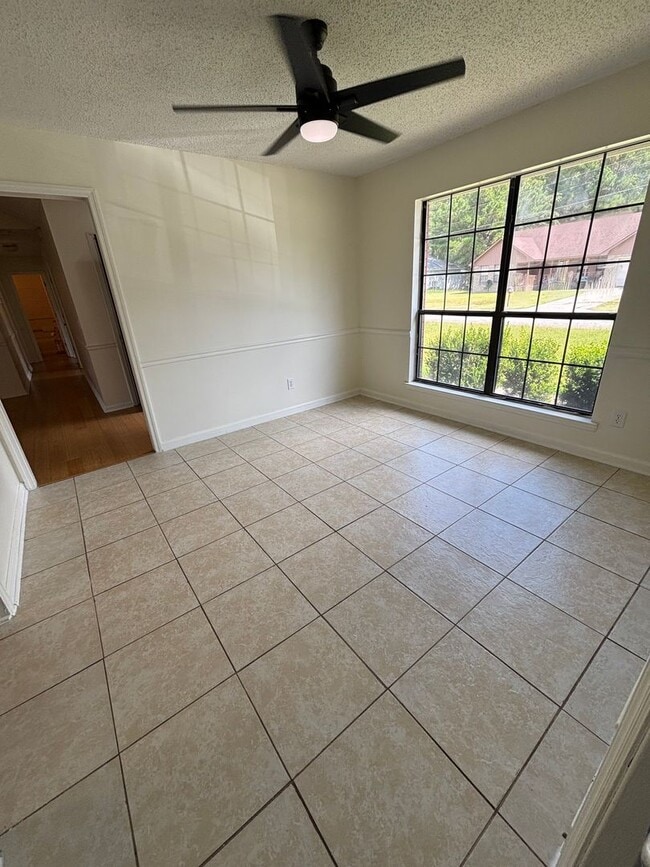 Foto del edificio - FOR RENT