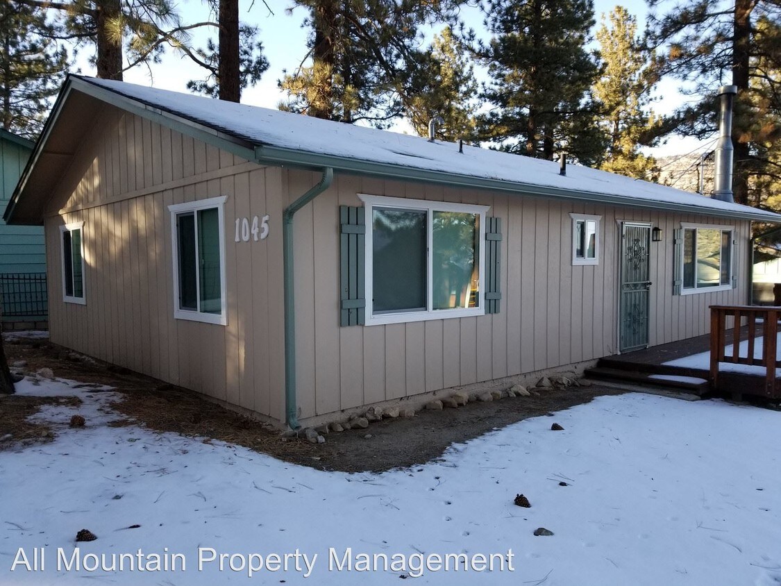 Primary Photo - 3 br, 2 bath House - 1045 E. Country Club
